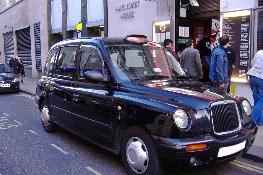 Taxi Londres - Um dos transportes disponiveis para aeroporto de Heathrow