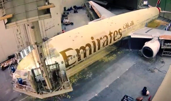 Maior hangar de aviões do Mundo