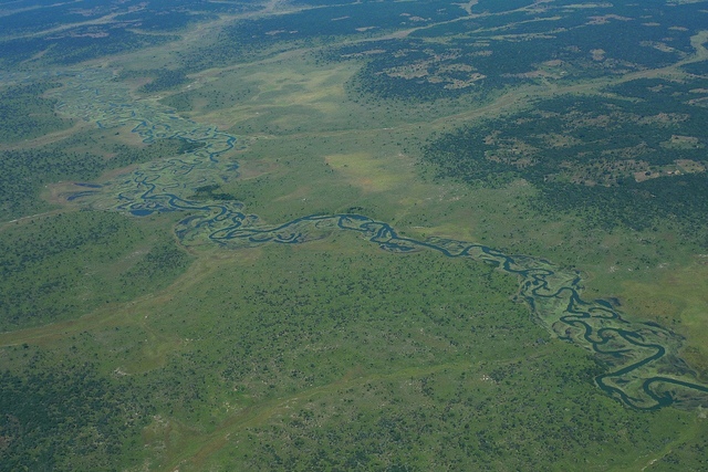 Rio Cuito no Cuando Cubango Foto de heonlymikey / Flickr