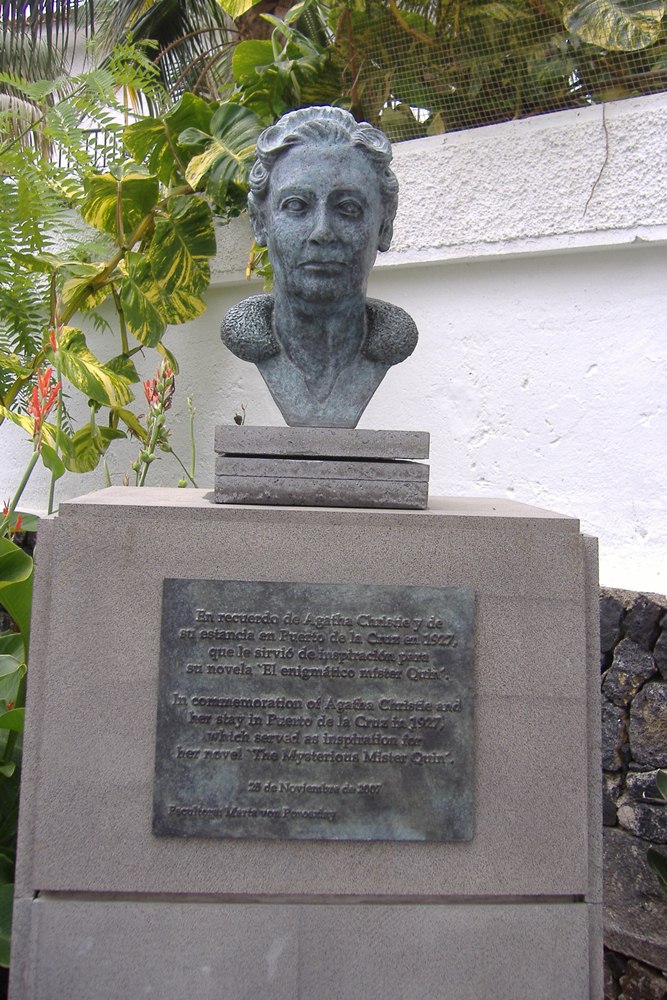 Estátua de Agata Christie em Puerto de La Cruz
