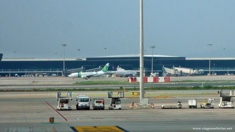 2 meses de prisão para 3 ingleses plane spotters nos Emirados