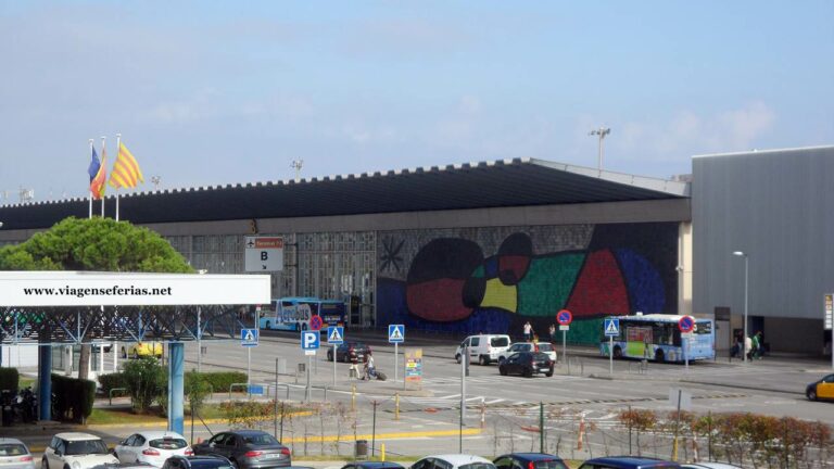 A 02-2016 abre base easyJet em El Prat Barcelona