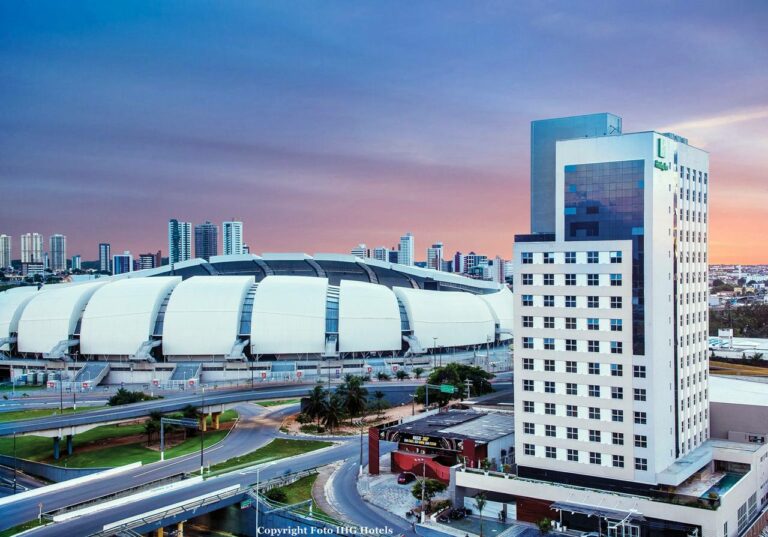 Holiday Inn Natal no Brasil com 216 quartos