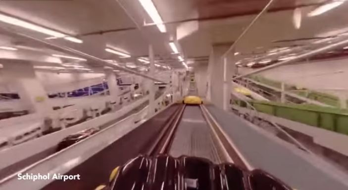 Bagagem no sistema de handling do aeroporto de amesterdão