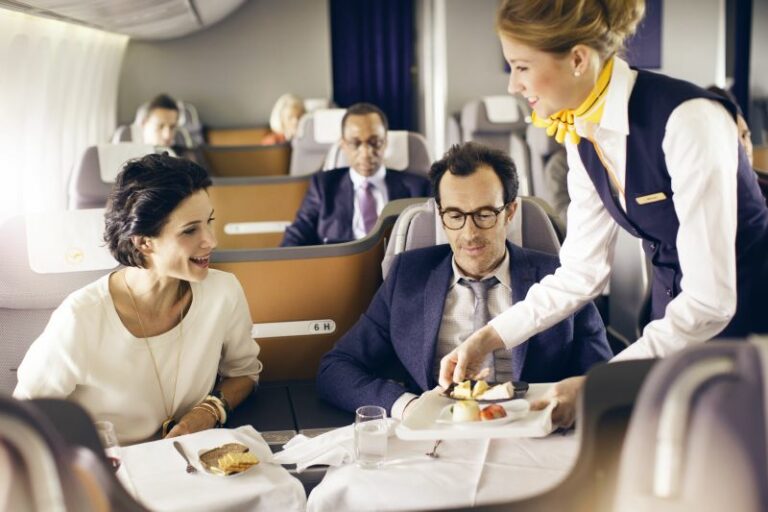 Restaurante a Bordo dos Boeing 747-400 e 747-8 da Lufthansa
