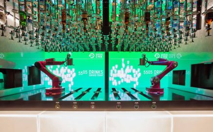 Robot Barman que faz 40 cocktails (Foto: Makr Shakr)