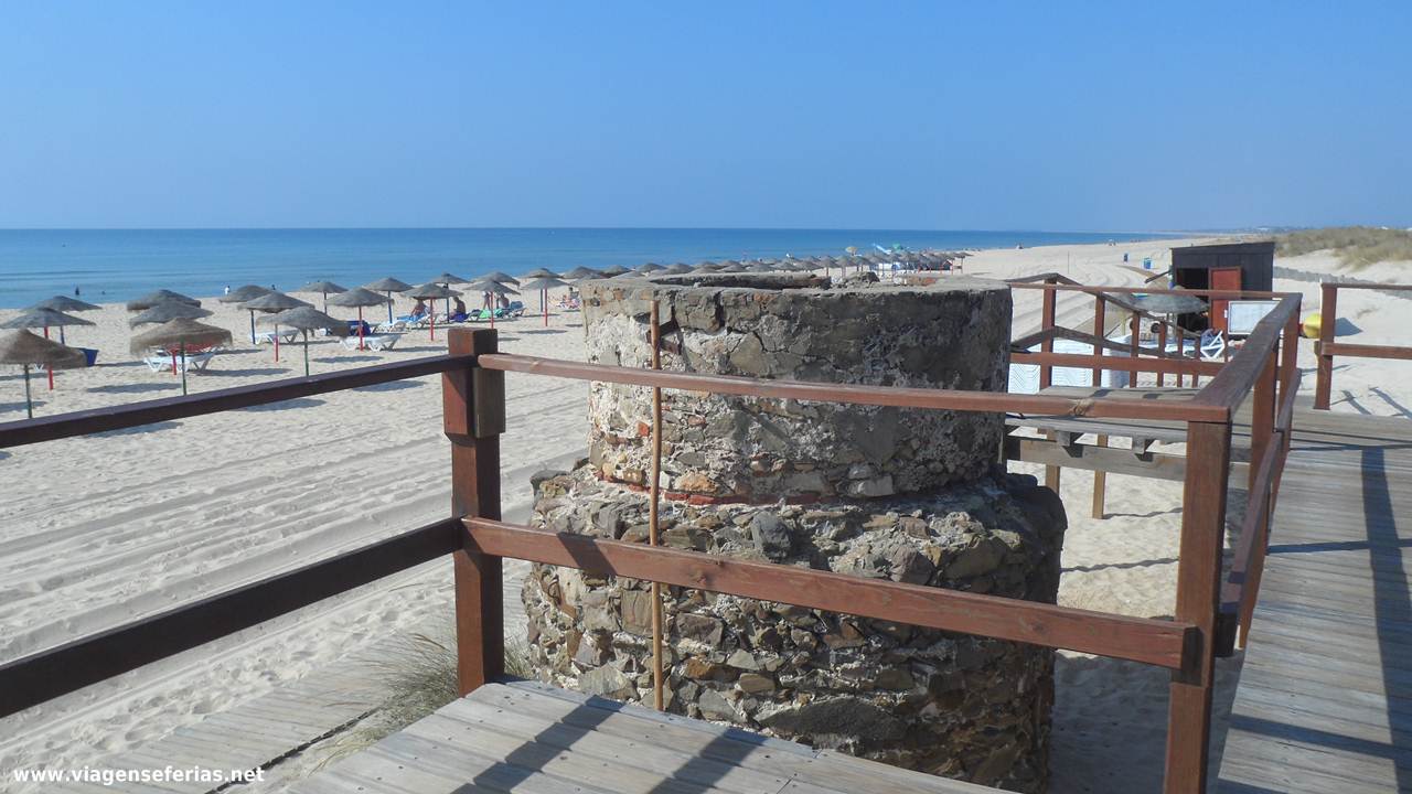Poço que foi dado como romano na Praia Verde no Algarve