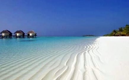 Formato da areia numa praia de uma das ilhas das Maldivas
