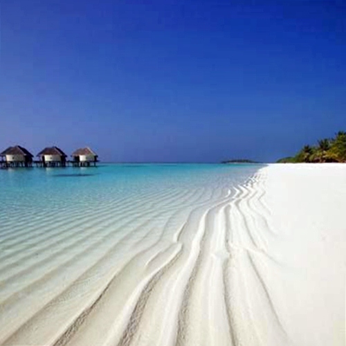 Formato da areia numa praia de uma das ilhas das Maldivas