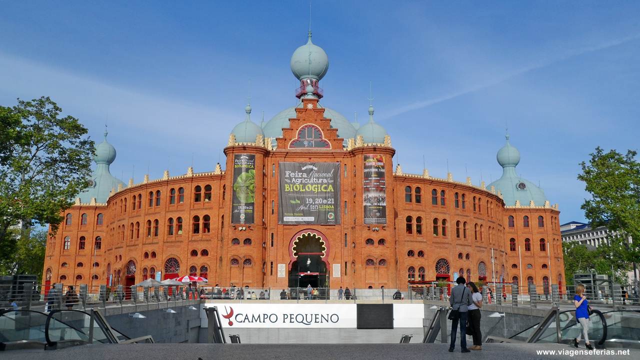 Entrada principal da Praça de Touros Campo Pequeno em Lisboa
