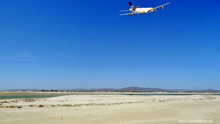 avião SAS no Algarve em voo de Copenhaga até Faro