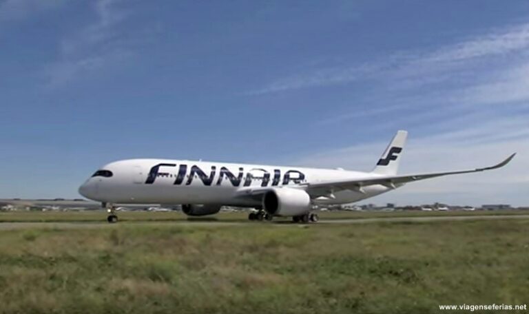 Airbus A350 XWB da Finnair em voo de teste