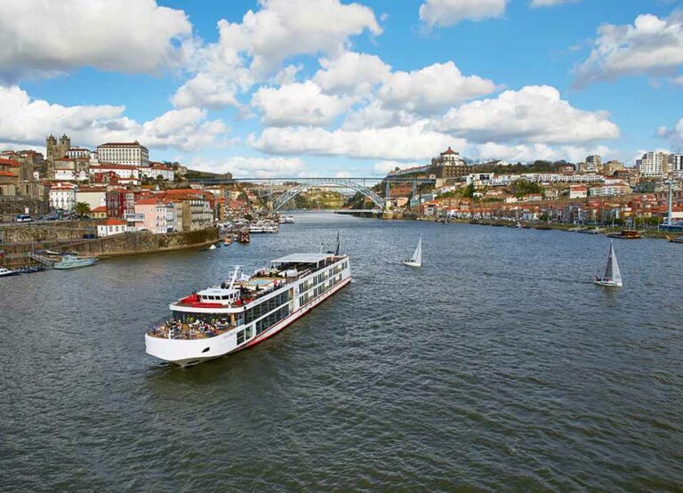 Cruzeiro Hemming no Douro junto ao Porto e Gaia