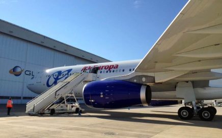 Airbus A330-300 da Air Europa na pista