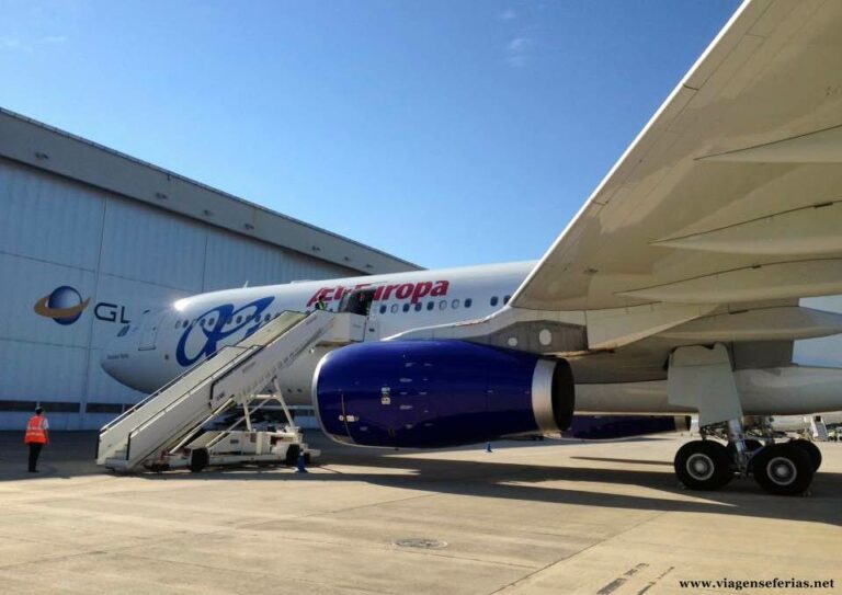 Airbus A330-300 da Air Europa na pista