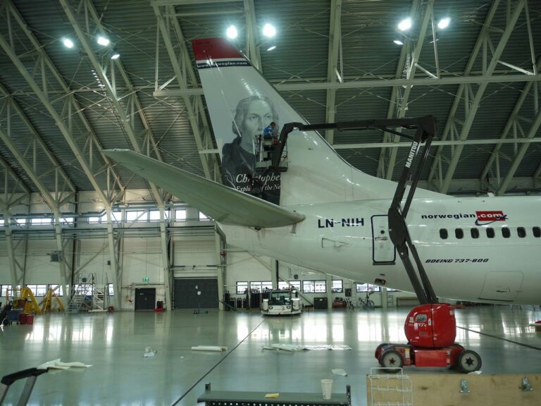 Pintura do Cristovão Colombo no avião da Companhia Norwegian