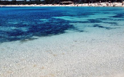 Praia Es Trenc na ilha de Maiorca nas Baleares