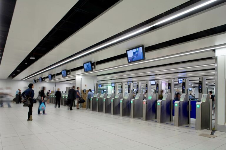 Gatwick com controlo de passaportes Premium por £12.5
