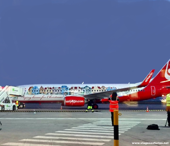 A330-200 da Air Berlin com pintura de Natal e 3G