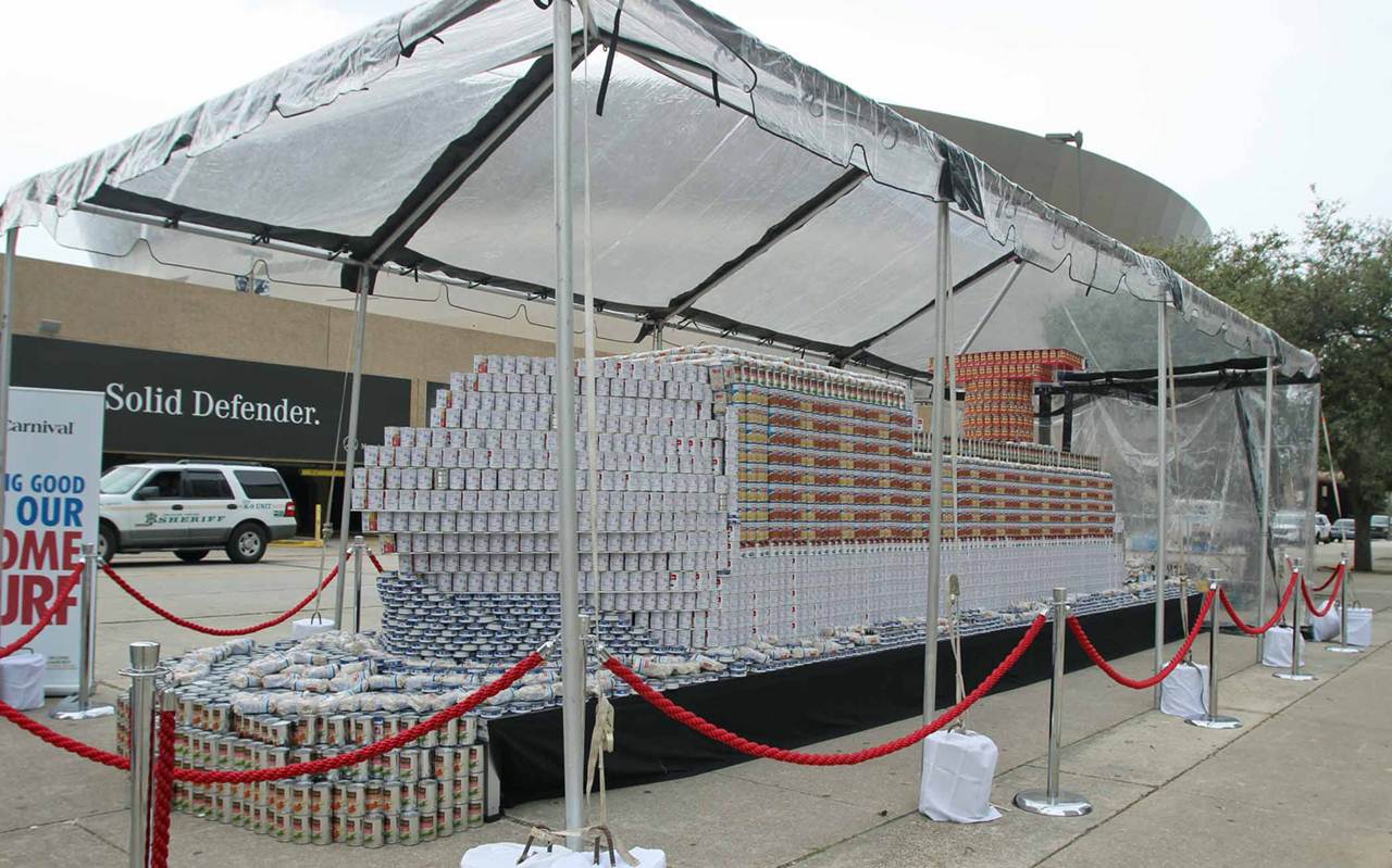 Maior navio do Mundo da Canival feito com 17000 latas