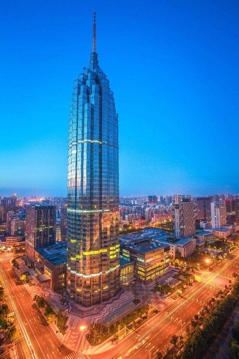 Edifício de 333 metros em Changzhou na China onde está o Hotel Marriott