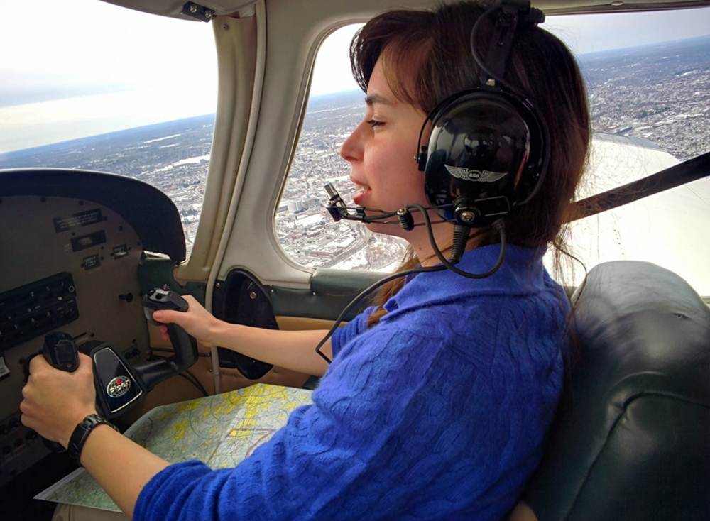 Mulher Piloto no serviço Flytenow, estilo Uber aereo