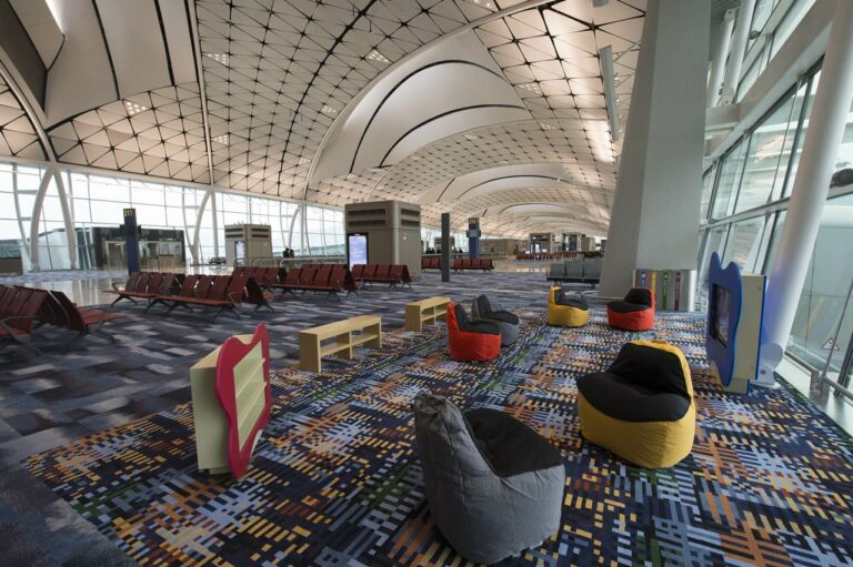 Zona das Crianças no terminal MFC do aeroporto de Hong Kong