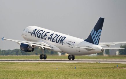 A320 F-HBiS a levantar voo da Companhia aérea Aigle Azur