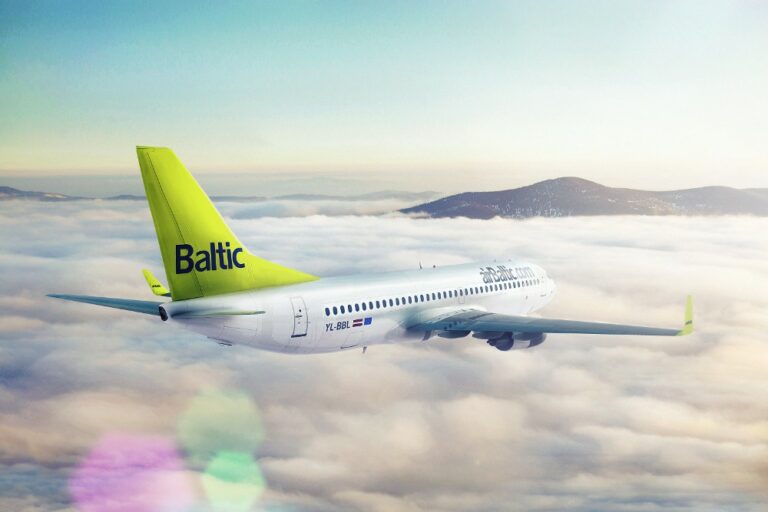B737 YL-BBL da Companhia Low cost airBaltic