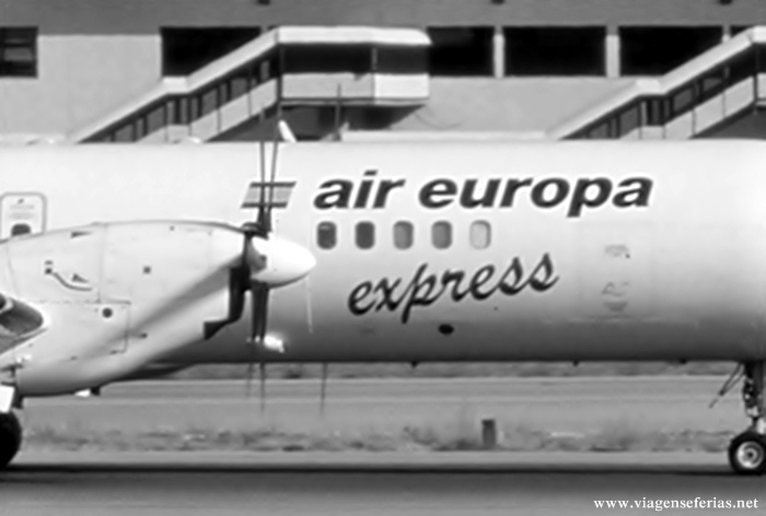 Símbolo antigo da Air Europa Express num turbohelice 