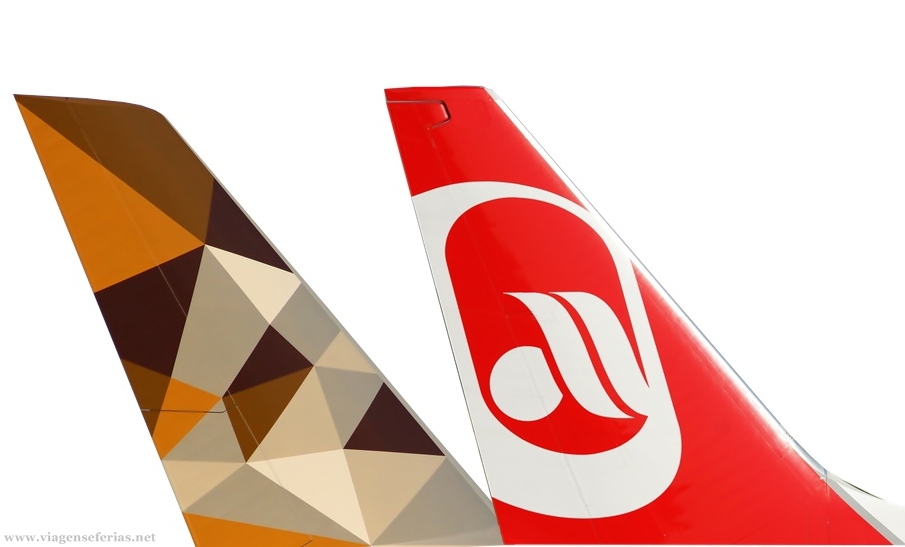 Caudas de aviões da Air Berlin e Etihad Airways