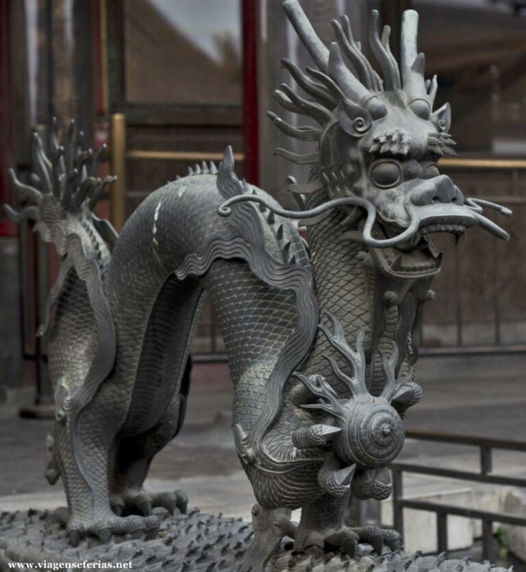 Estátua de Dragão na Cidade Imperial Proibida na China