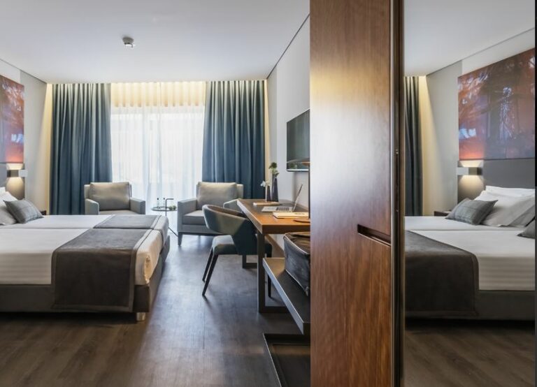 Quarto do Hotel Eurostars Heroismo na cidade do Porto