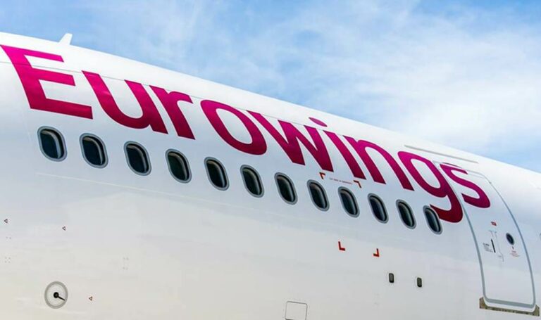 Inscrição Eurowings num dos aviões da Companhia Aérea Low Cost