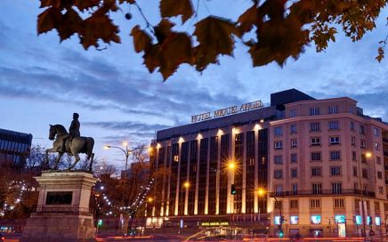 Vista frente do Hotel Blue Bay Miguel Ángel em Madrid