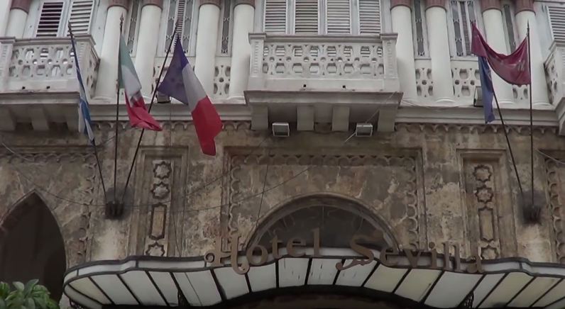 Portico do Hotel Mercure Sevilla Havane em Cuba