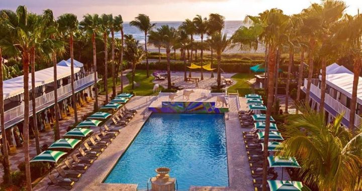 Piscina do Hotel Kimpton The Surfcomber South Beach