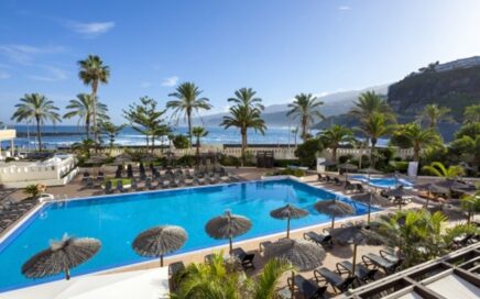 Piscina do Hotel Sol Costa Atlantis em Tenerife-Canárias