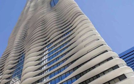 Edificio do Hotel Radisson Blu Chicago visto de cima para baixo