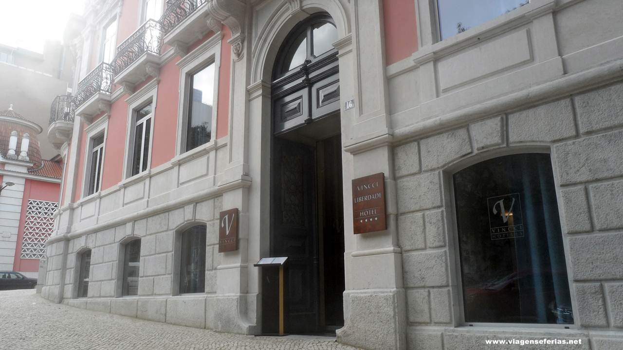 Porta Principal de entrada do novo Vincci em Lisboa
