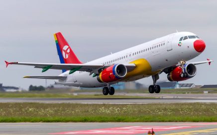 Avião A320 da Danish Air Transports DAT a levantar voo