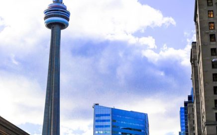 CN Tower um dos monumentos mais visitados de Toronto