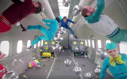 Video do Grupo OK GO filmado a bordo da S7 Airlines