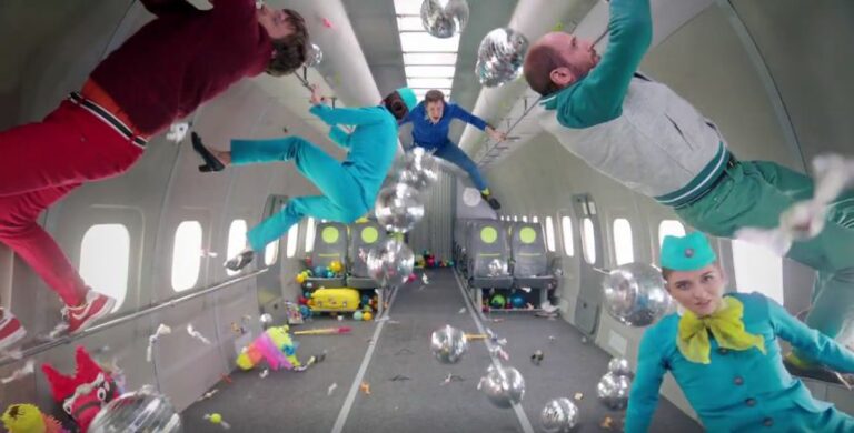 Video do Grupo OK GO filmado a bordo da S7 Airlines