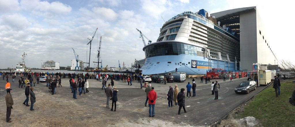 Navio de cruzeiro Ovation of the Seas, estaleiro na Alemanha
