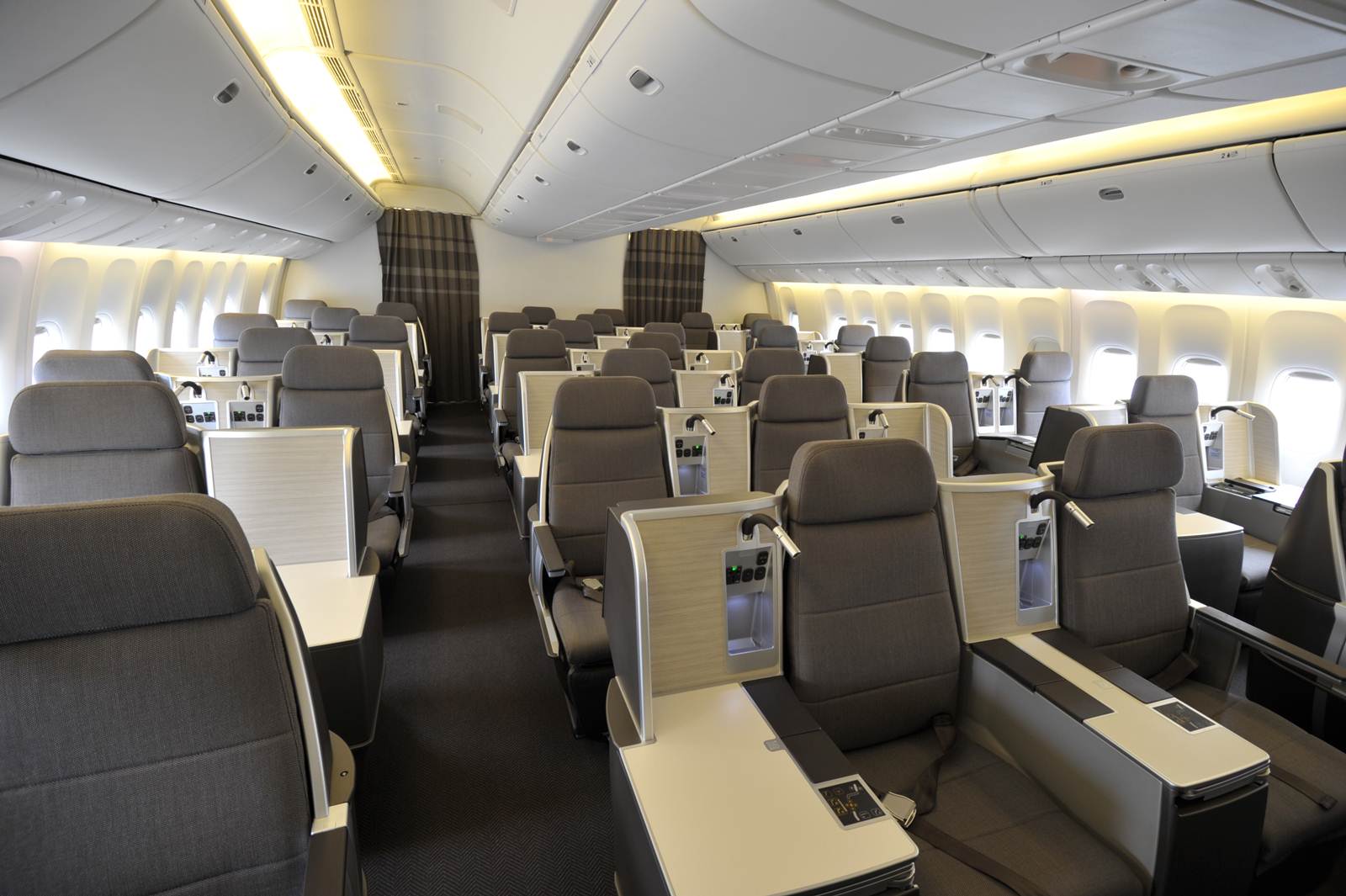 Classe Business a bordo do Boeing 777-300 da Air Canada