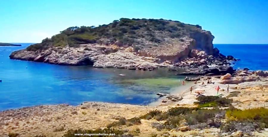 Cala Galera no norte da ilha de Ibiza em Espanha