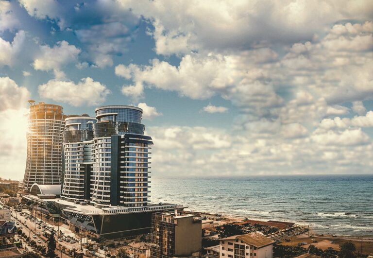 Hotel Gran Melia Ghoo de 5 estrelas sobre o Mar Cáspio no Irão