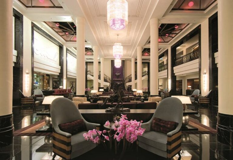 Lobby do Hotel Corinthia São Petersburgo na Rússia