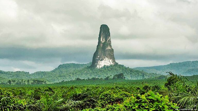 Pico do Cão Grande em São Tomé e Principe